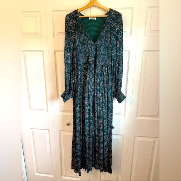 In Bloom Dresses & Skirts - In Bloom Forest Green Floral Long Sleeve Dress